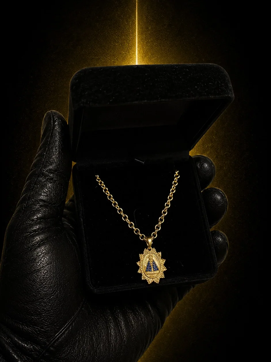 Colar com pingente personalizado em ouro